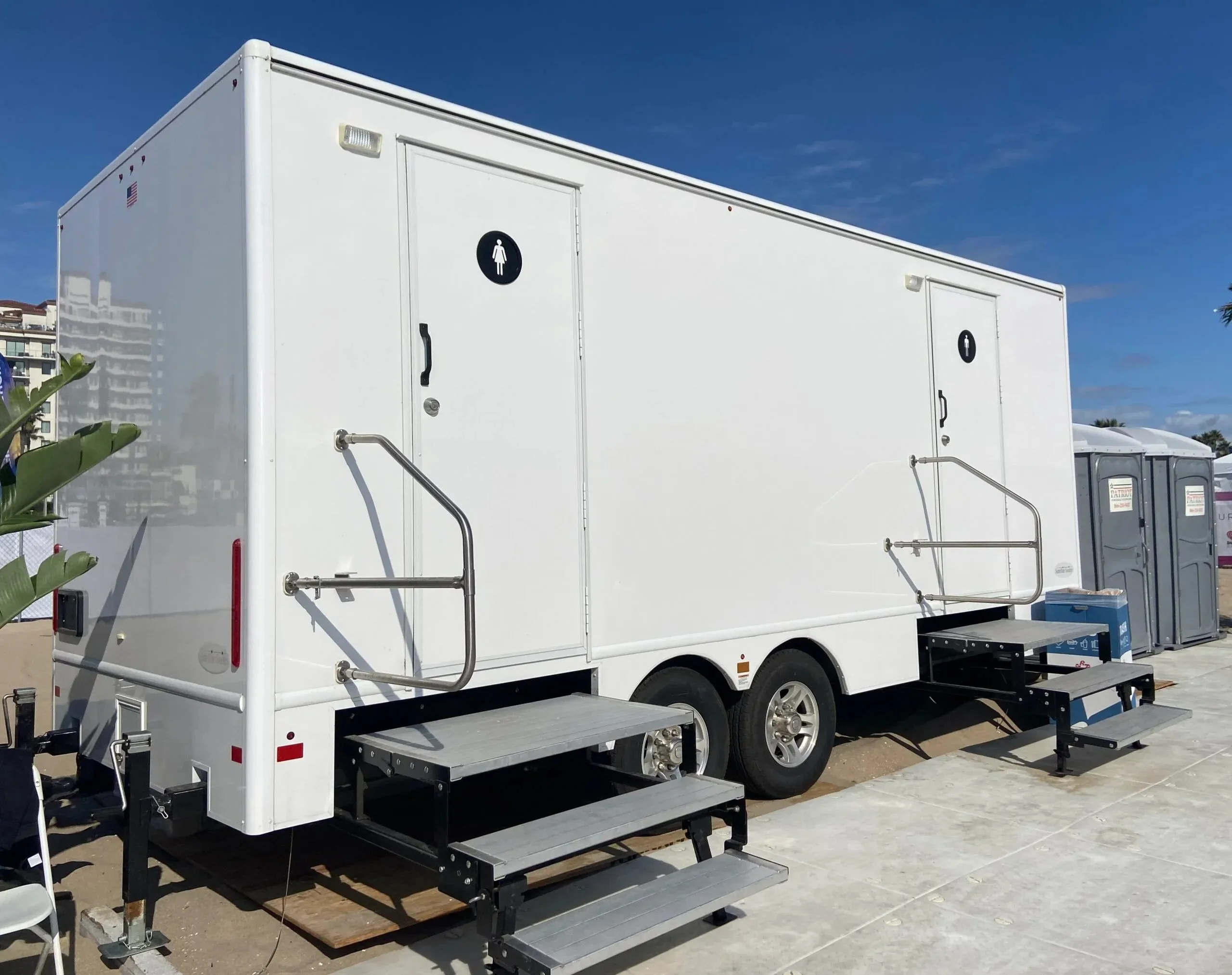 Restroom Trailer Rental Cost in Des Plaines, IL