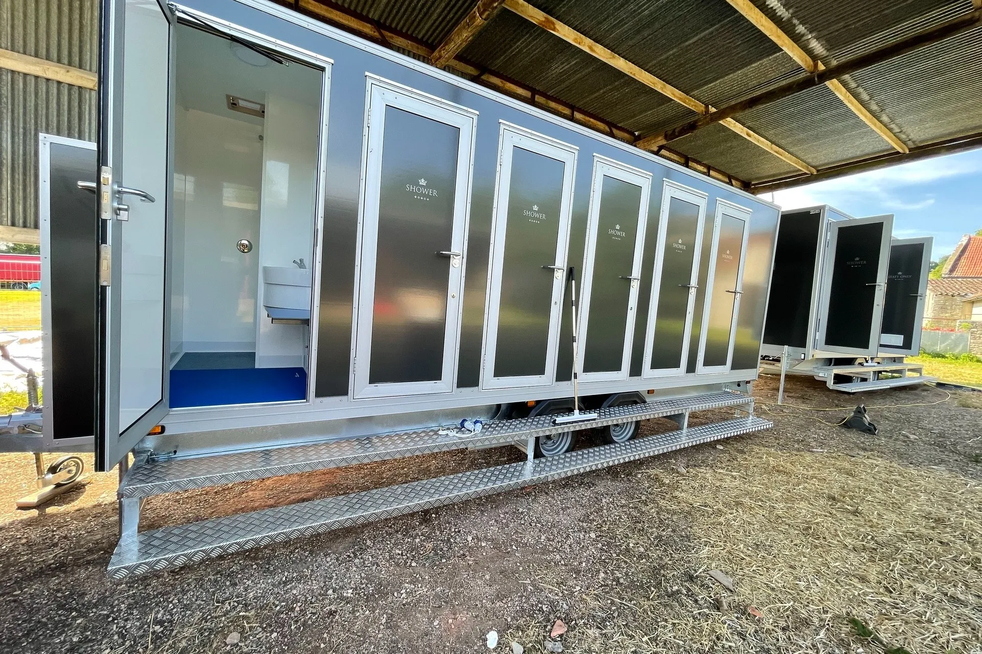 Shower Trailer Rental in Des Plaines, IL